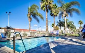 Studio 6 Suites - Riverside, Ca South
